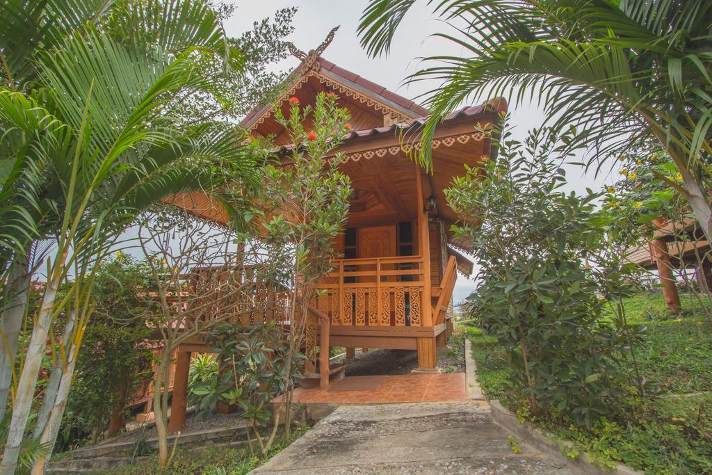 Floral Hill Khaokho Hotel Khao Kho Bilik gambar